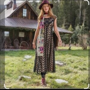 Sundance Black  Lace Midi Dress.Pit To Pit 18" Stech To 19.5".